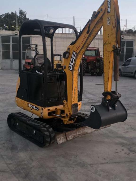 JCB 8018 Photo 3