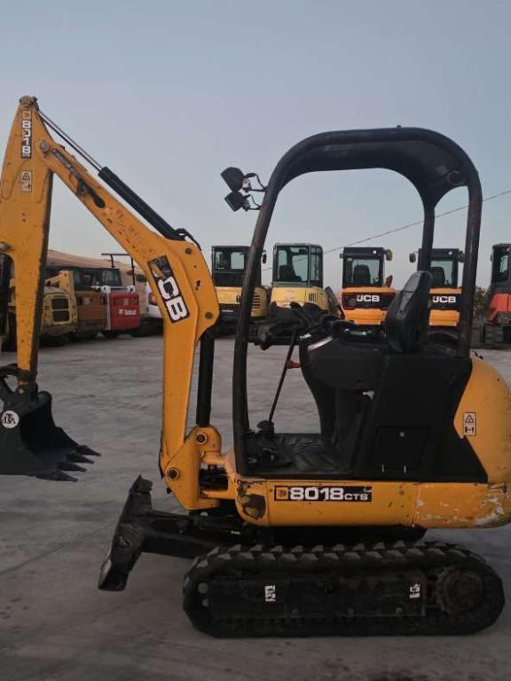 JCB 8018 Photo 5