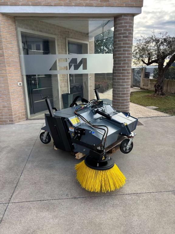 CM CSI 125 con attacco macchina polifunzionale Photo 2
