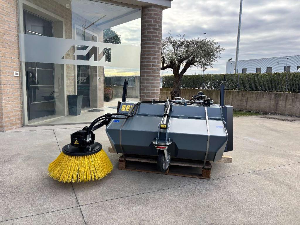 CM CSI 125 con attacco macchina polifunzionale Photo 4