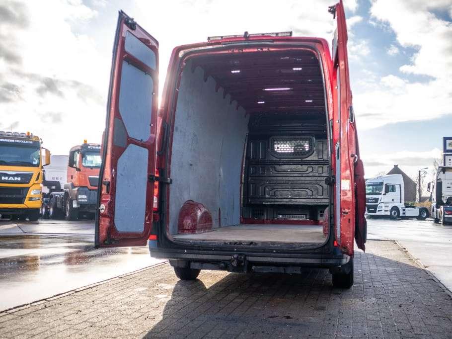 VW CRAFTER Photo 5