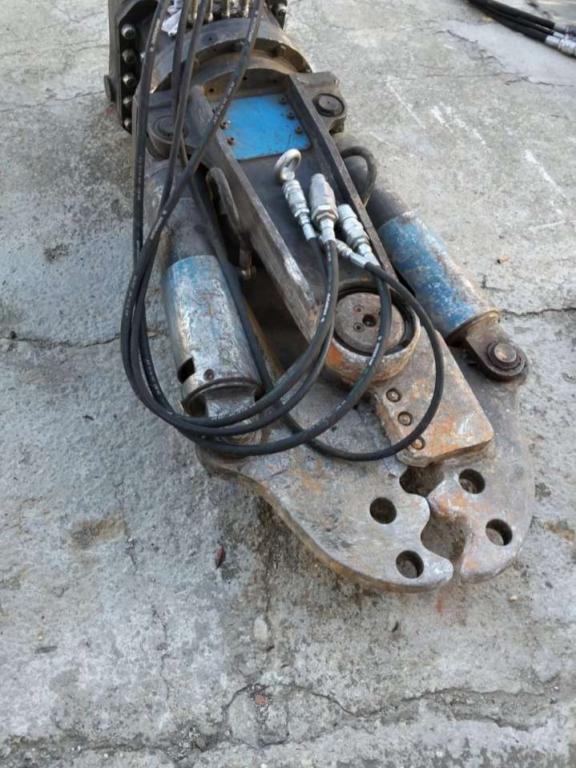 Hammer Demolition crusher Photo 1