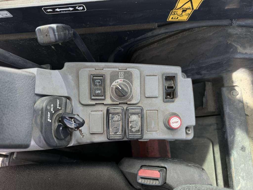 Kubota KX027-4 - Hammer Lines / Quick Coupler Photo 10