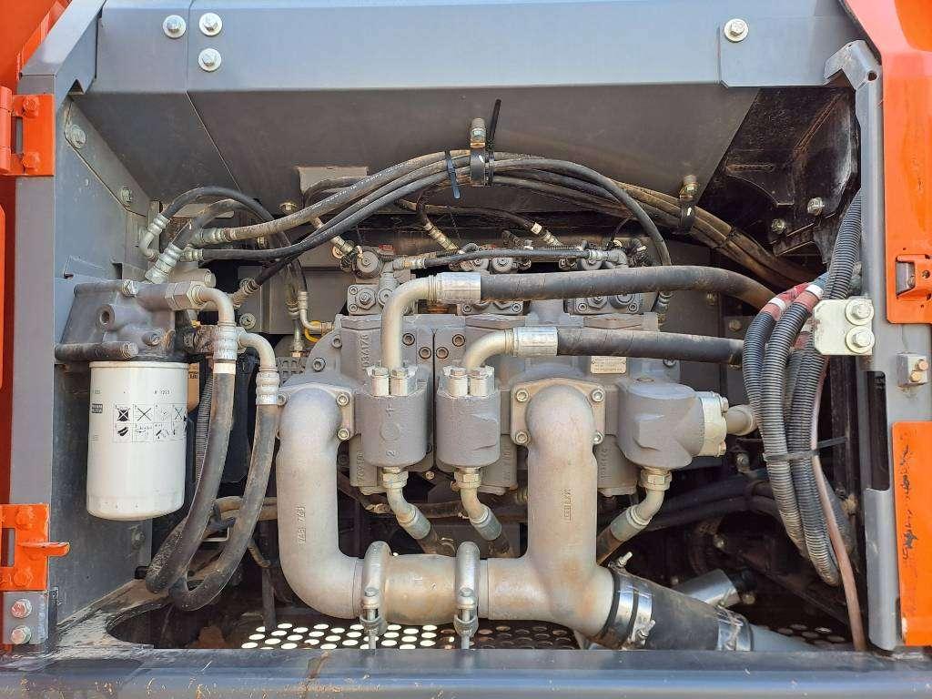 Hitachi Zx350LCN-6 Photo 23