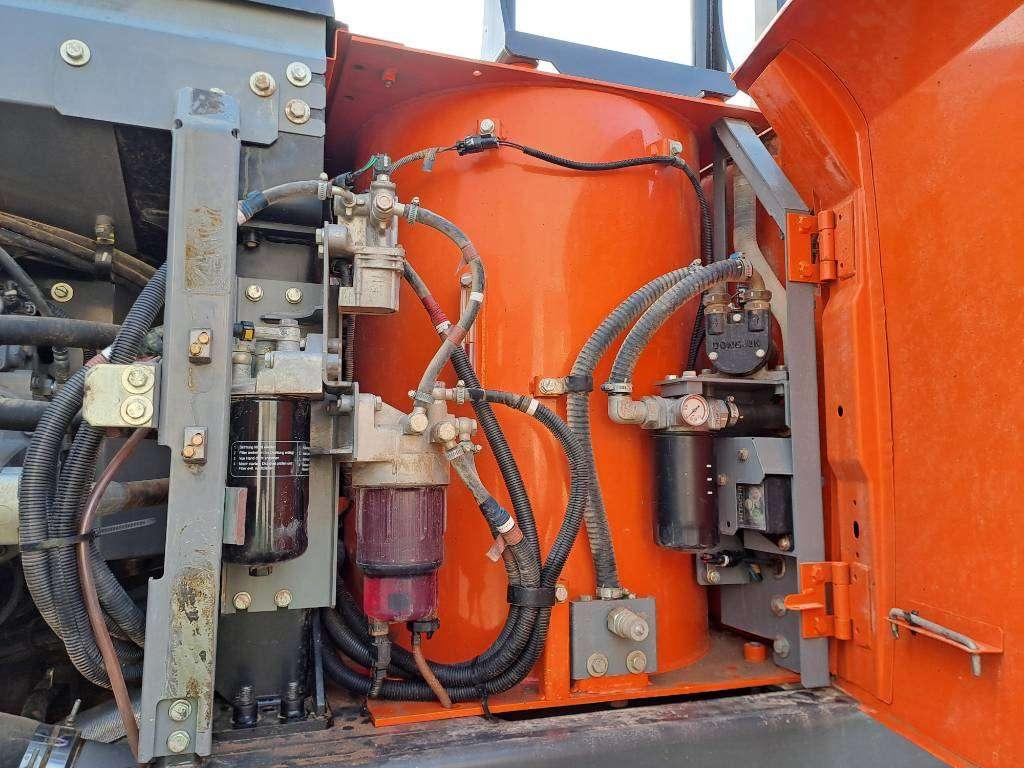 Hitachi Zx350LCN-6 Photo 24