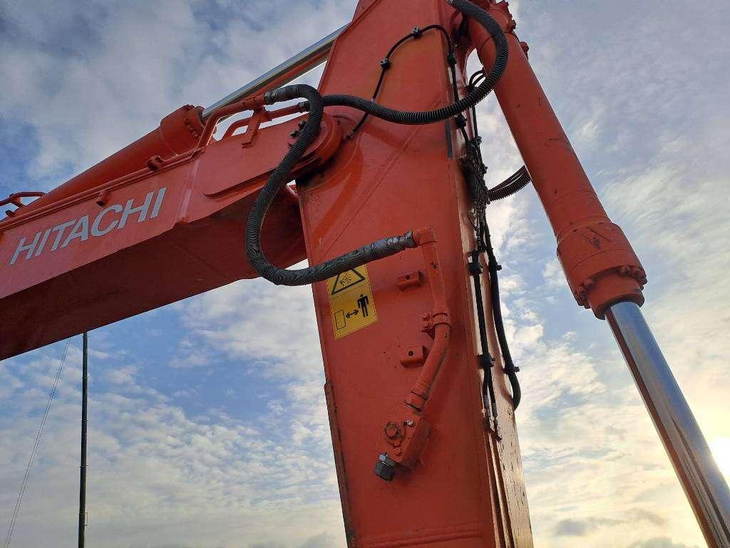 Hitachi Zx350LCN-6 Photo 9