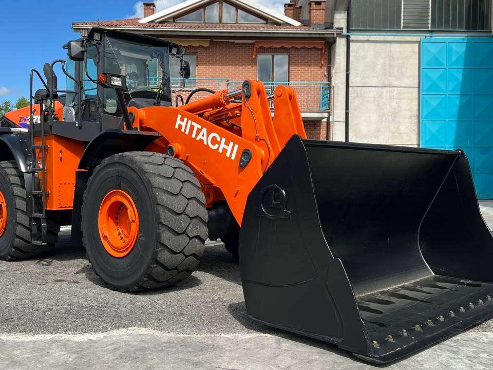 Hitachi ZW370-6 Photo 11