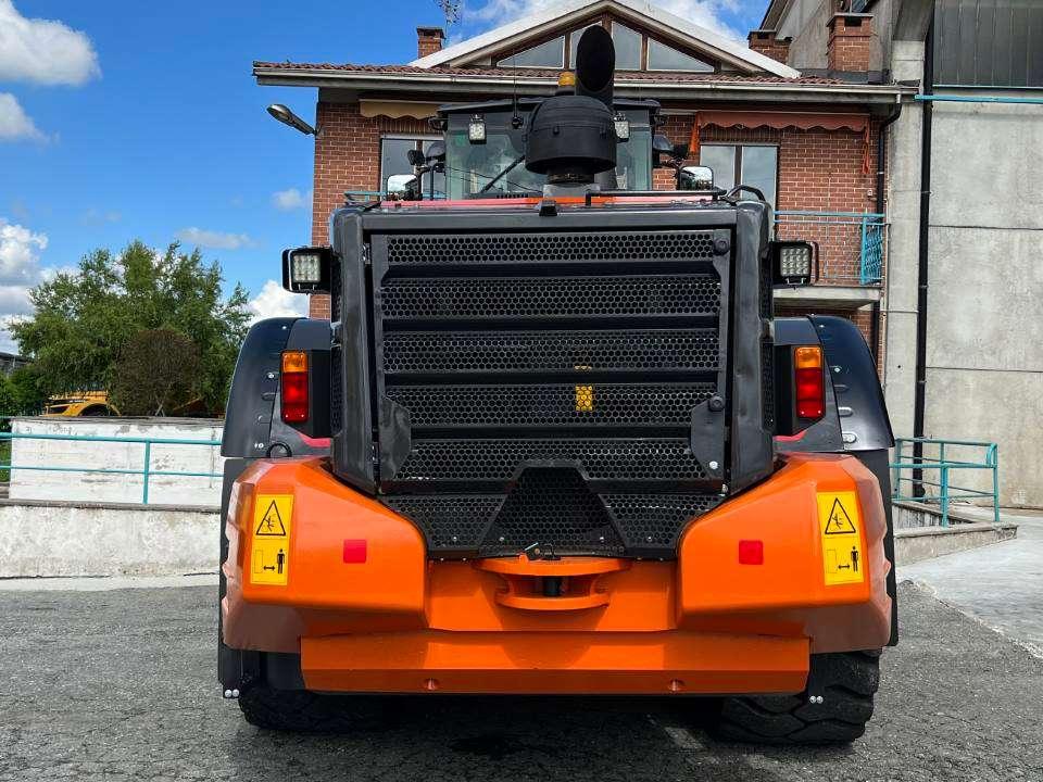 Hitachi ZW370-6 Photo 12