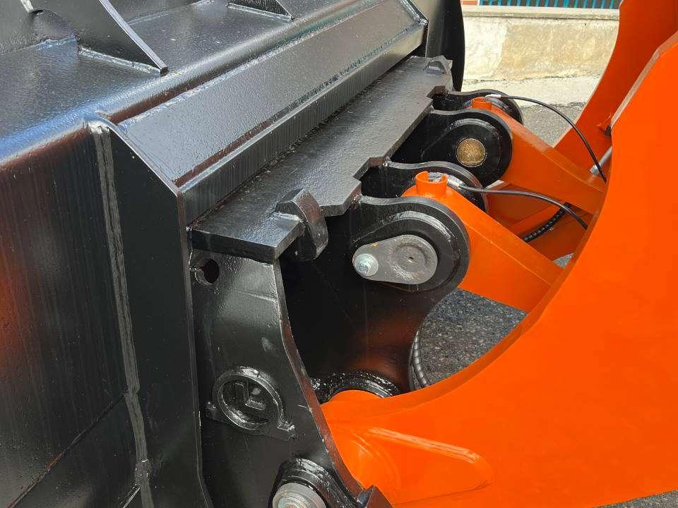 Hitachi ZW370-6 Photo 16