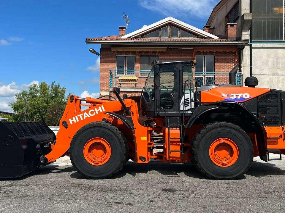 Hitachi ZW370-6 Photo 2