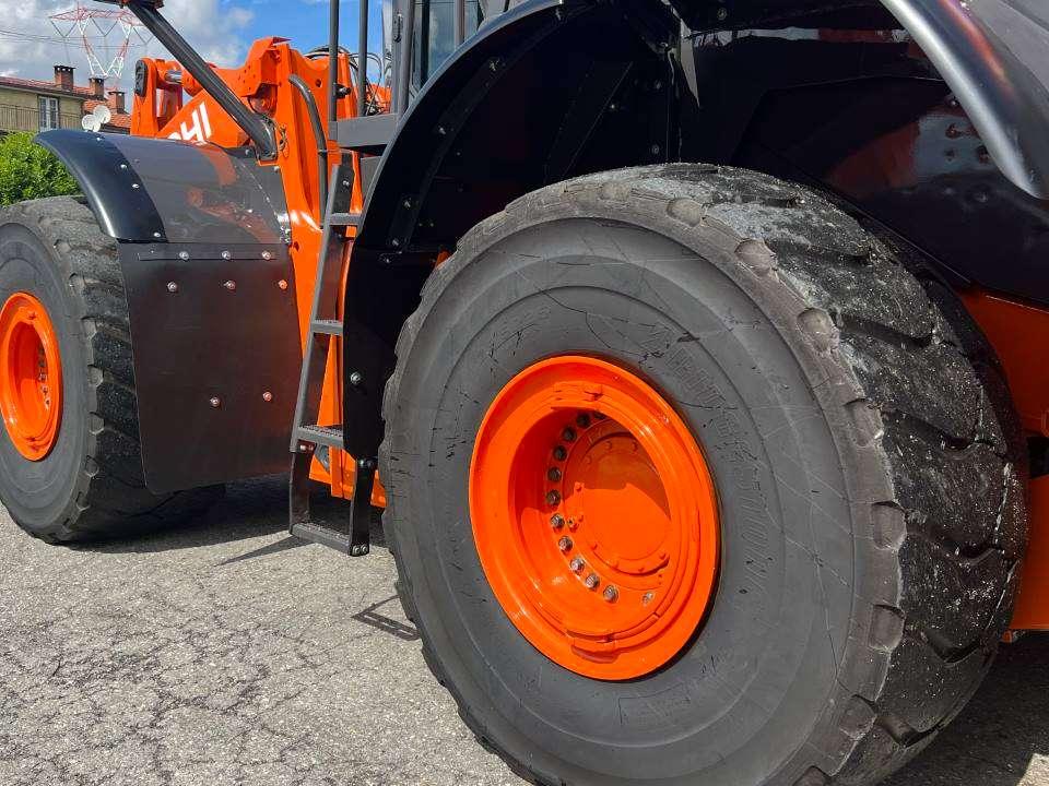 Hitachi ZW370-6 Photo 5