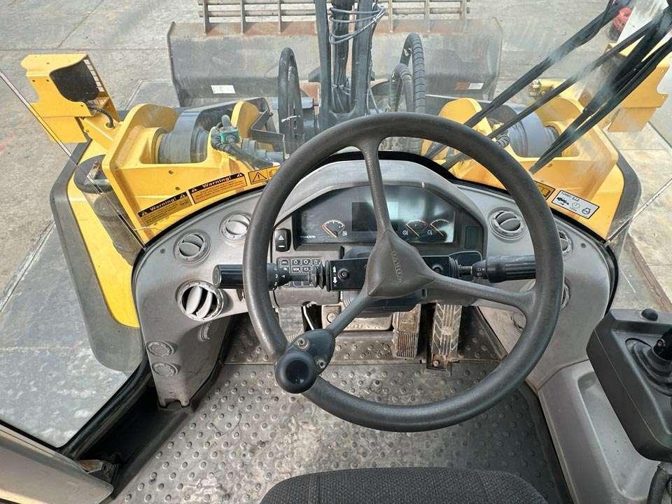Volvo L180G Photo 17
