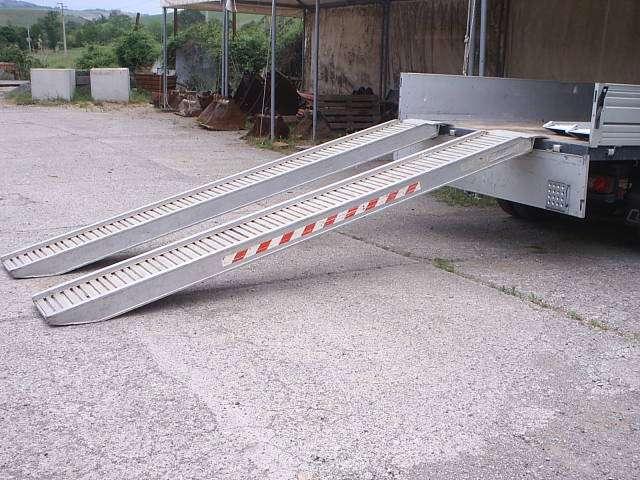 Loading ramp Photo 3