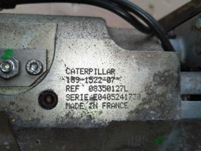 Valve for Caterpillar 973C sold by CERVETTI TRACTOR Srl