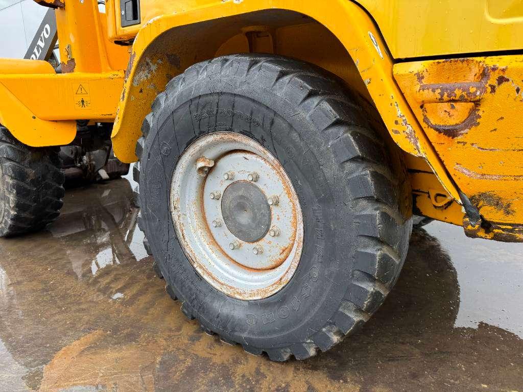 Volvo L30B - Bucket + Forks / Quick Coupler Photo 25