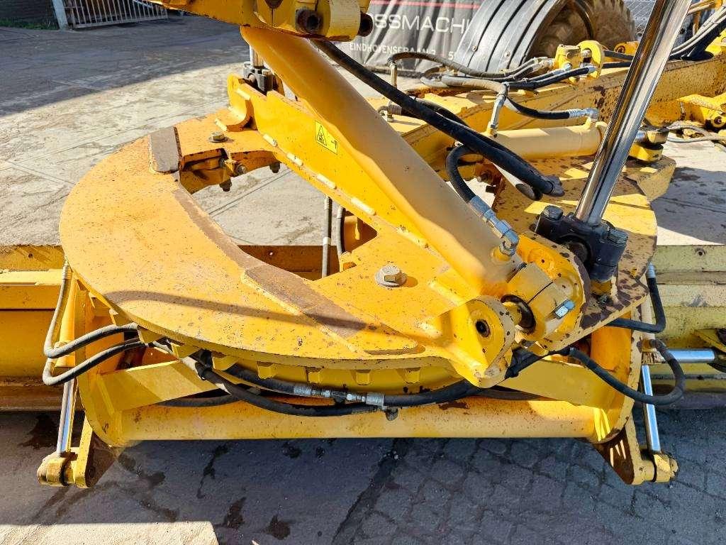Volvo G960B - 4.90 Meter Blade / Backup Camera Photo 15