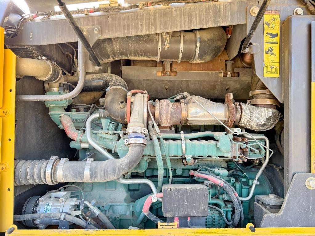 Volvo G960B - 4.90 Meter Blade / Backup Camera Photo 17