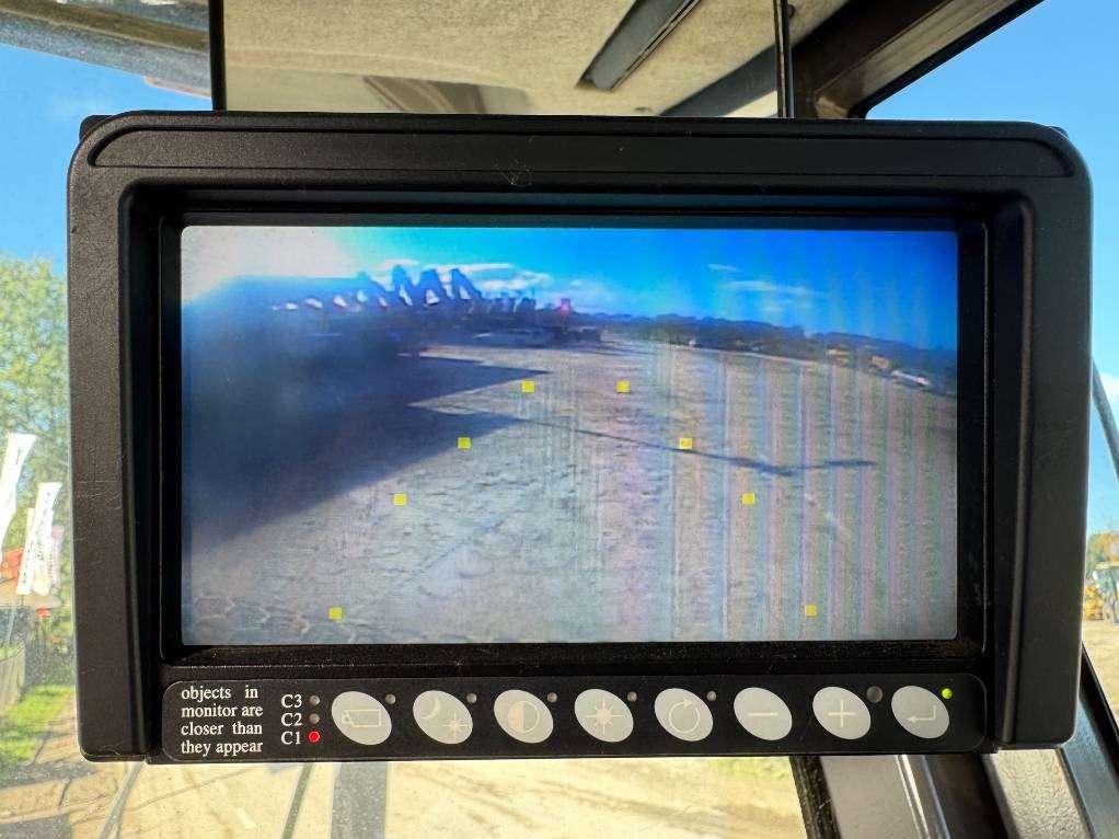 Volvo G960B - 4.90 Meter Blade / Backup Camera Photo 18