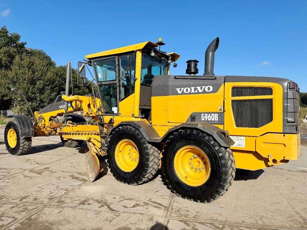 Volvo G960B - 4.90 Meter Blade / Backup Camera Photo 2