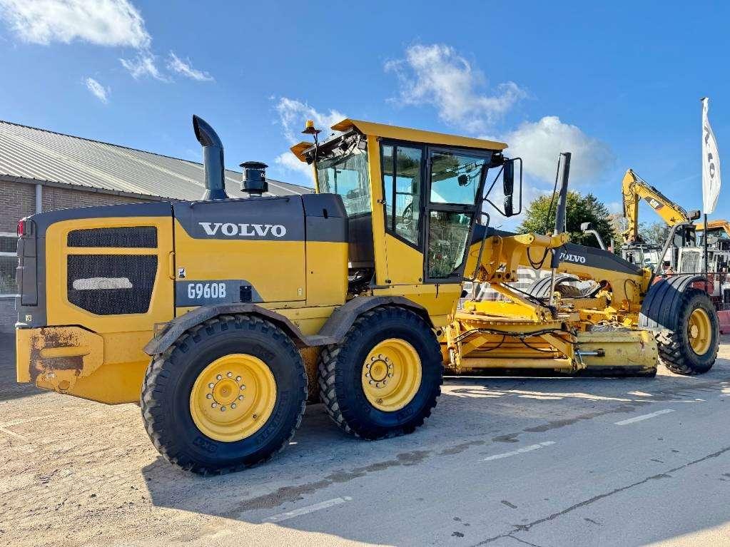 Volvo G960B - 4.90 Meter Blade / Backup Camera Photo 4