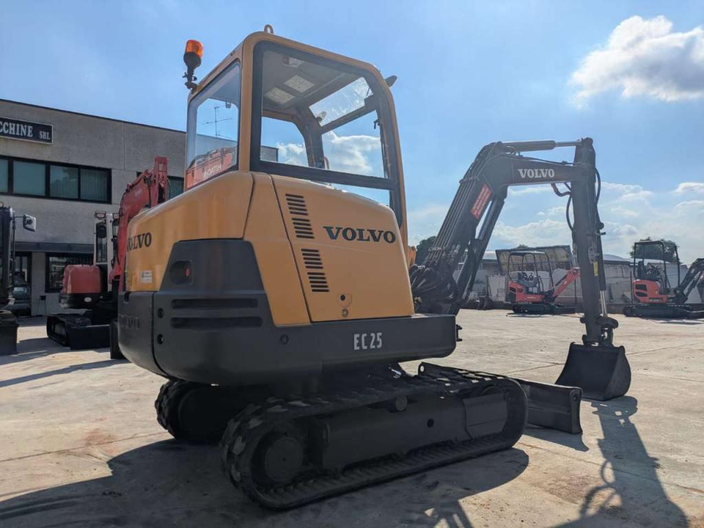 Volvo EC25 Photo 3