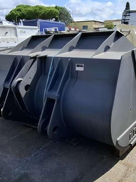 Loader bucket Photo 2