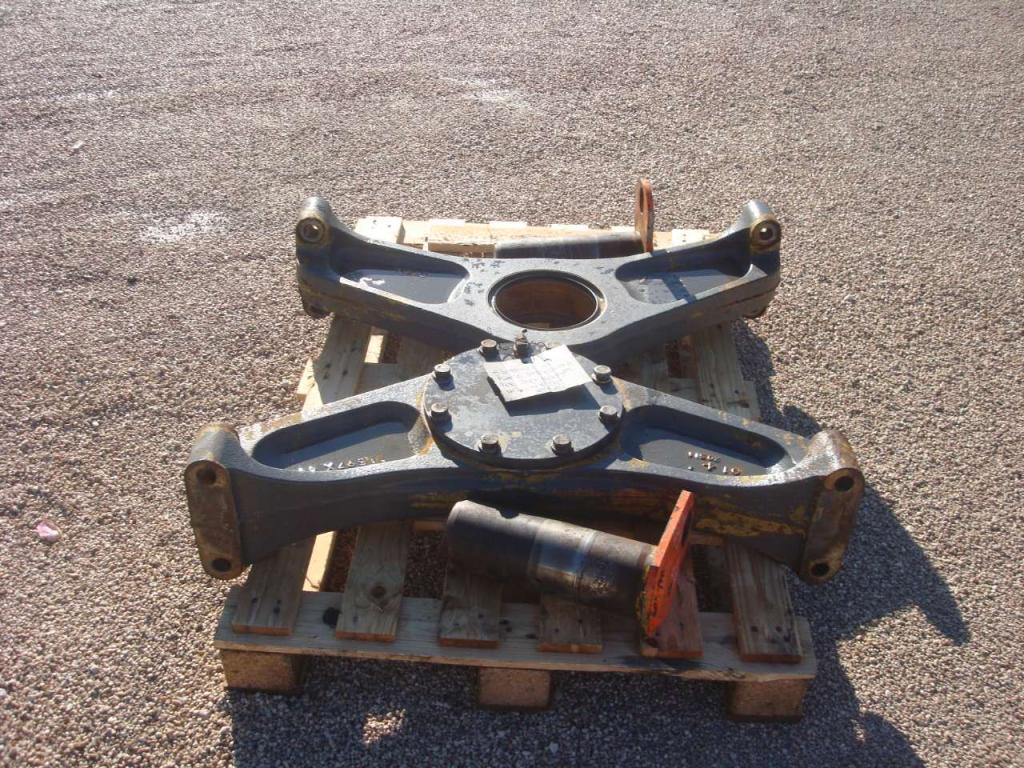 Rear axle support for Hitachi W 220 Photo 3