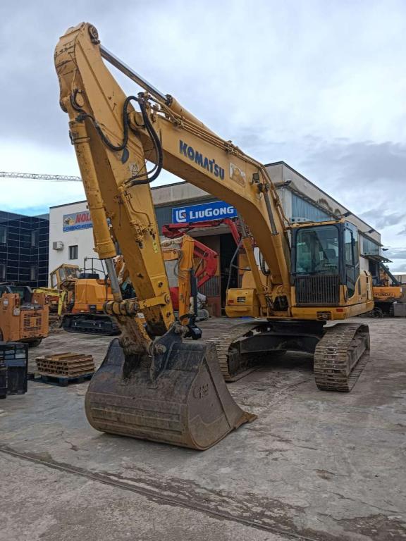 Komatsu PC 210-8 Photo 2