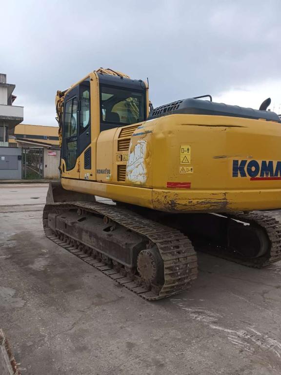 Komatsu PC 210-8 Photo 3