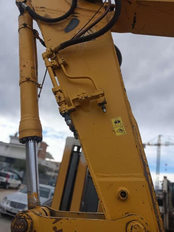 Komatsu PC 210-8 Photo 7