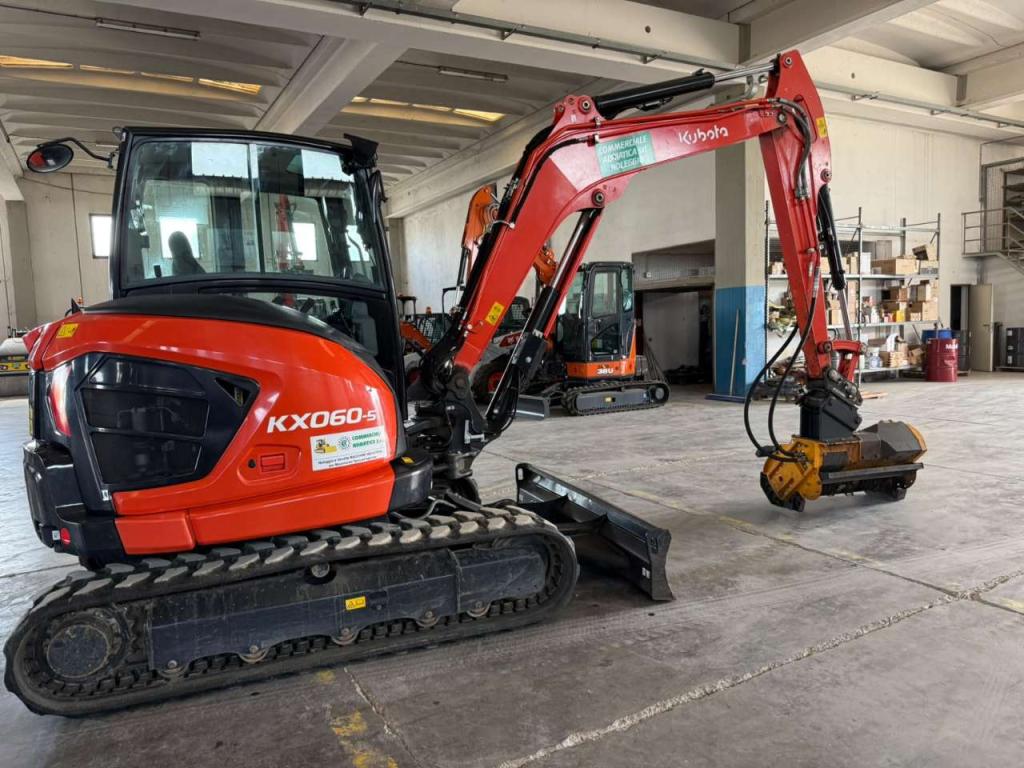 Kubota KX060-5 Photo 9