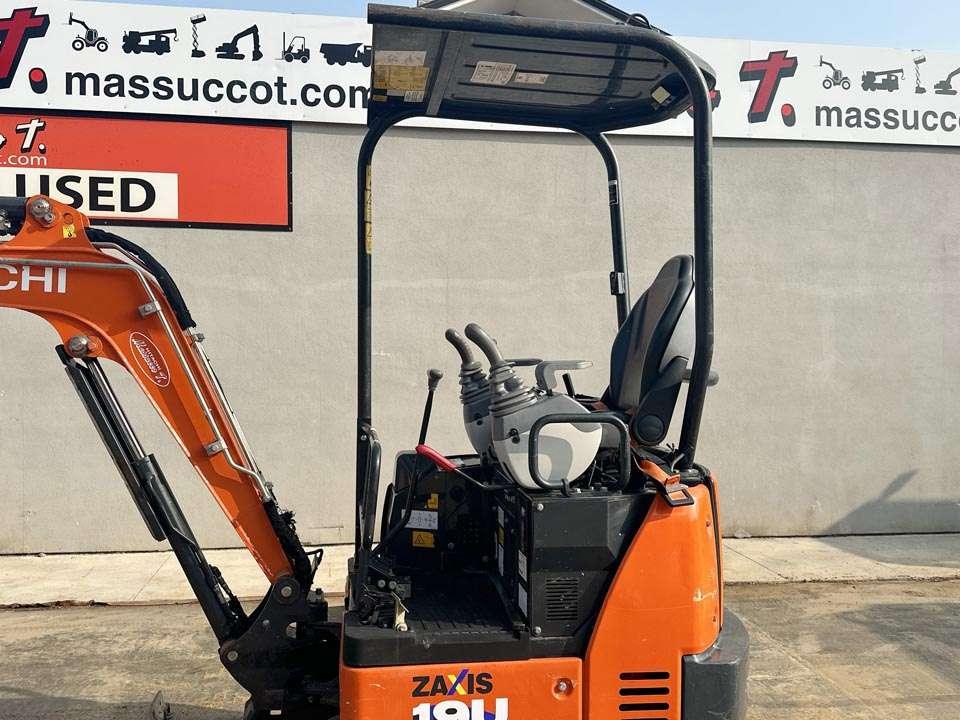 Hitachi ZX19U-6 YRL Photo 12