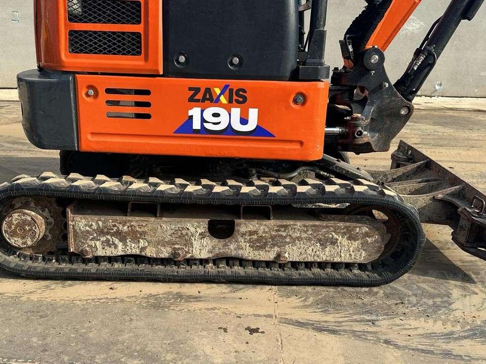 Hitachi ZX19U-6 YRL Photo 4