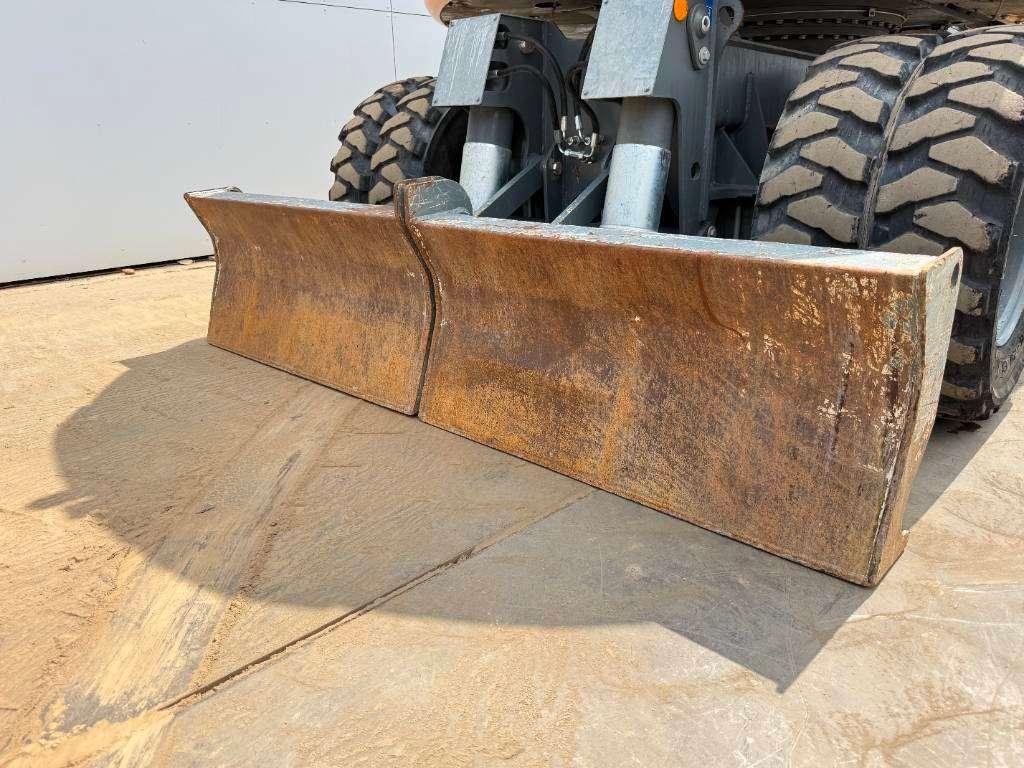 Liebherr A910 - Blade / Auto Greasing / Quick Coupler Photo 24