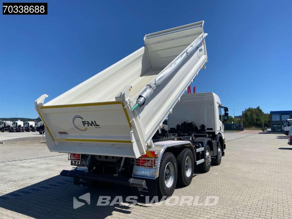 Scania P420 8X4 Photo 6