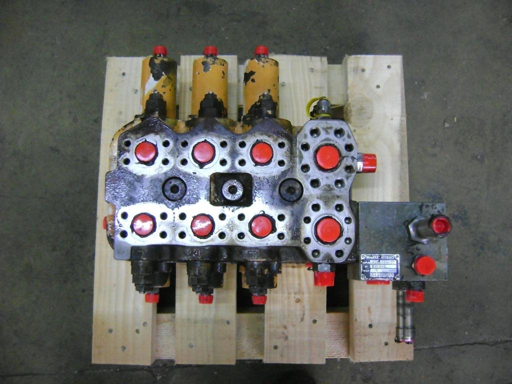 Hydraulic distributor for Case 1088 Photo 1