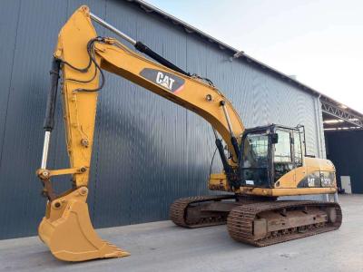 Caterpillar 320D L sold by Smitma B.V.