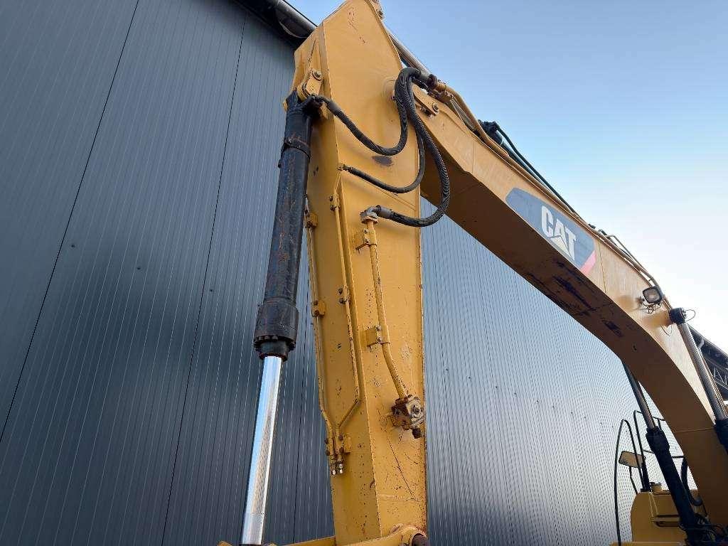 Caterpillar 320D L Photo 14