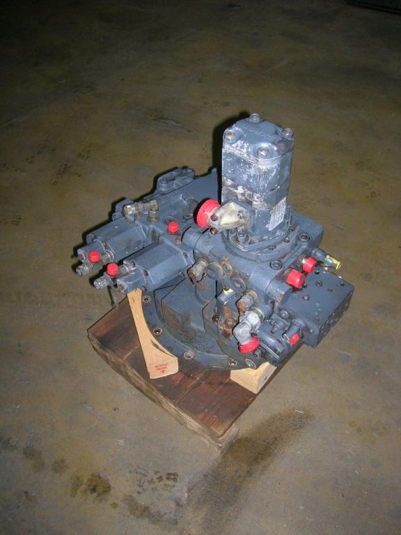 Hydraulic pump for O&K MH Plus Photo 2