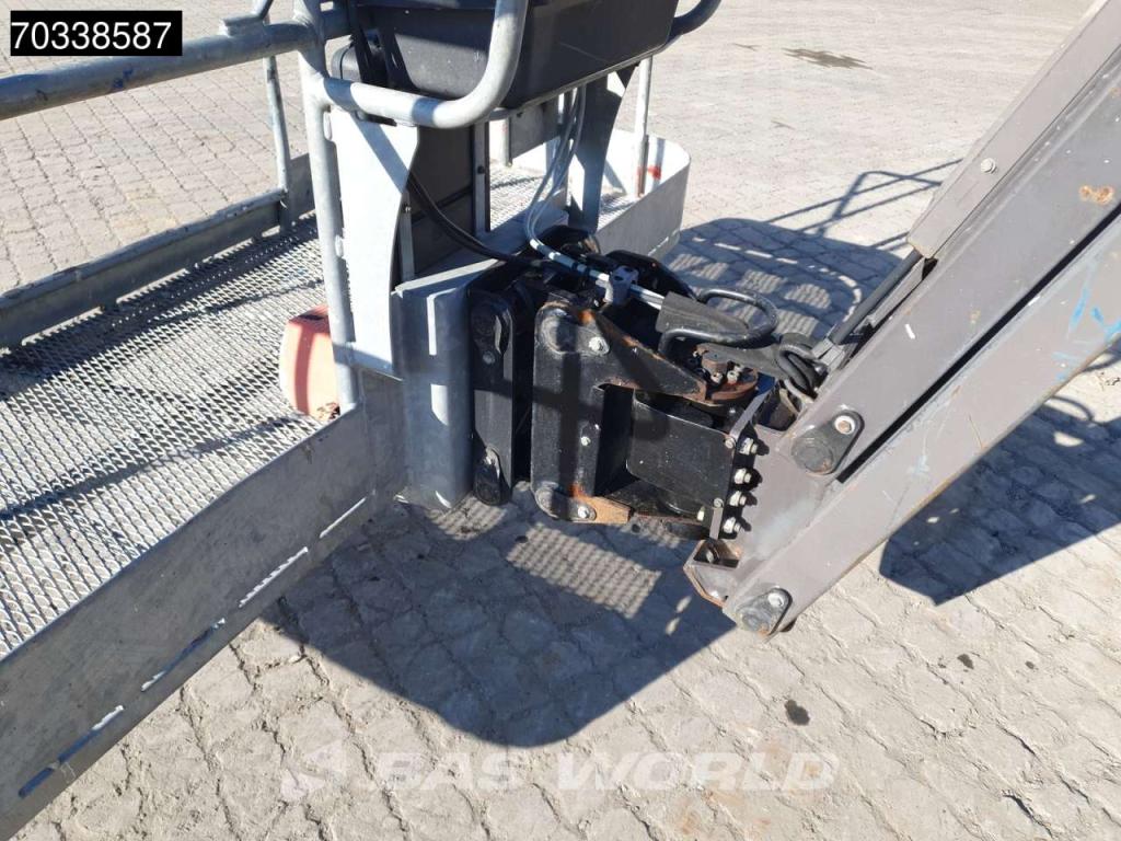 Manitou 200 ATJ Photo 15