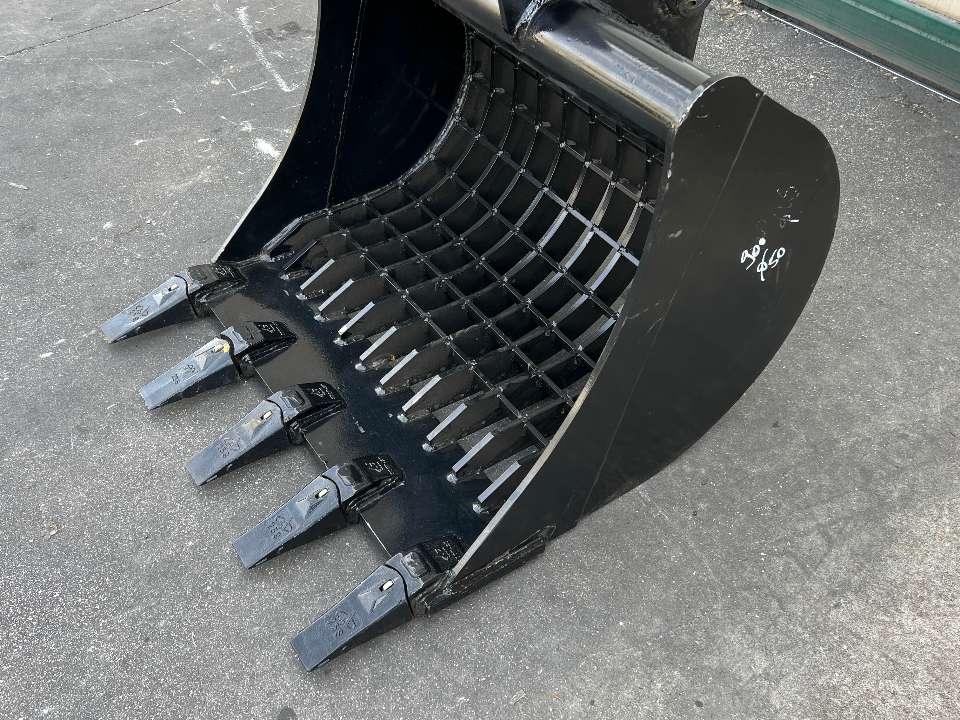 Skeleton bucket Photo 4