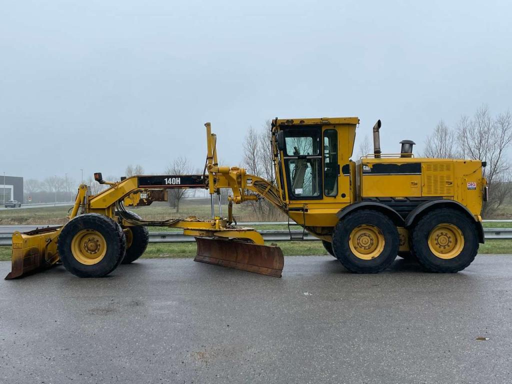 Caterpillar 140H CE Photo 1