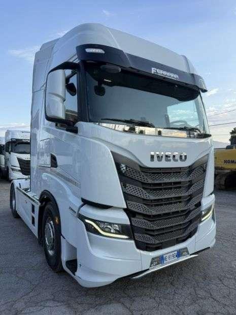 Iveco S-WAY Photo 3