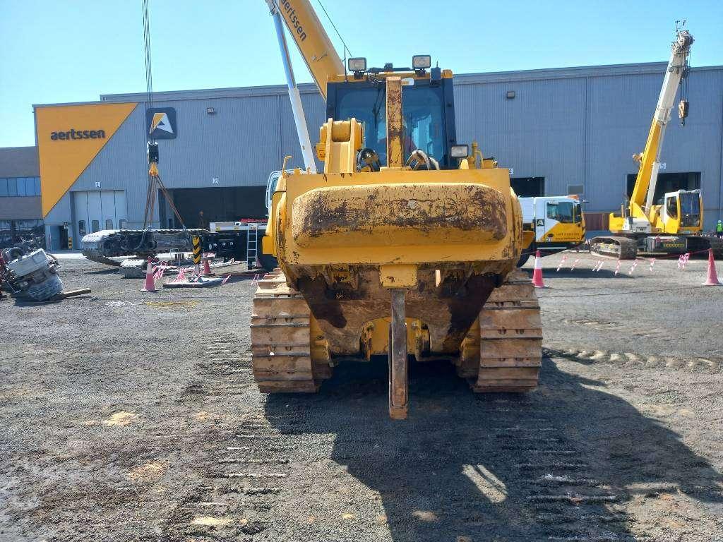 Komatsu D155A-6R (4pcs available for sale in Abu Dhabi) Photo 17