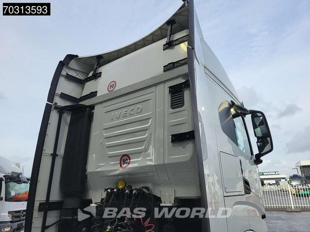 Iveco S-Way 570 4X2 Retarder 2xTanks Standklima Navi Photo 12