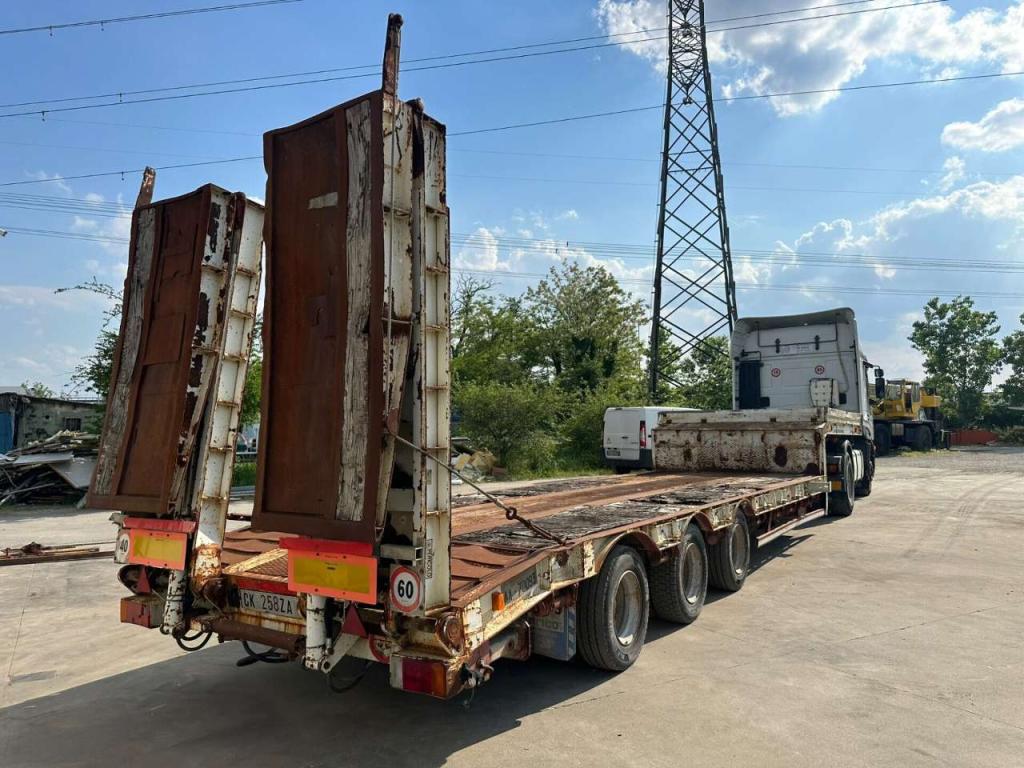Bertoja Flatbed semi-trailer Photo 4