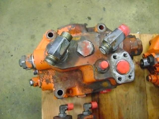 Hydraulic distributor for Fiat Hitachi W 270 Photo 1