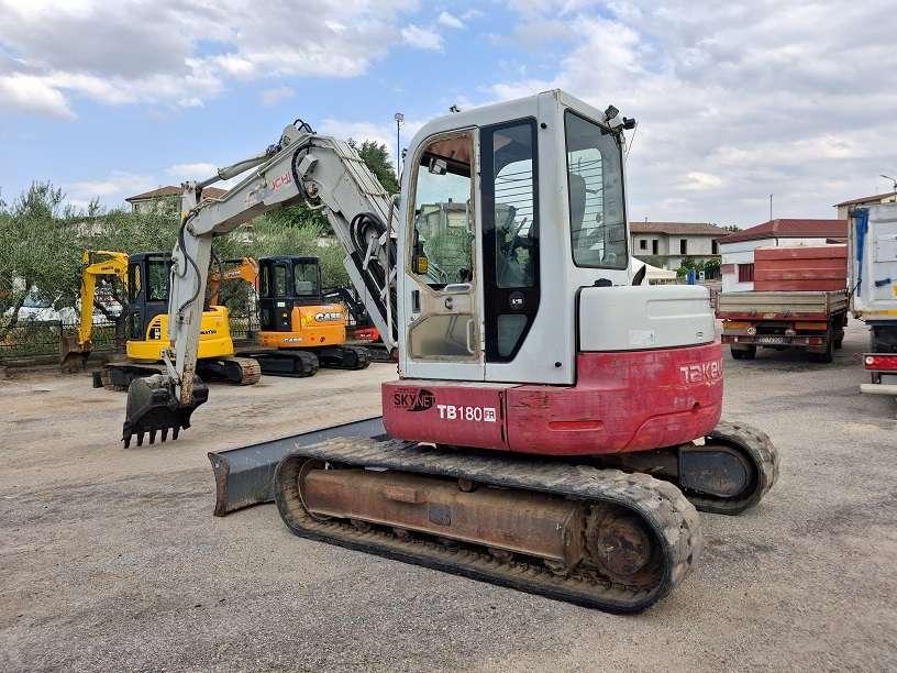 Takeuchi TB180FR Photo 3