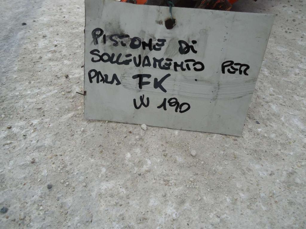Lifting piston for Fiat Kobelco W190 Photo 5