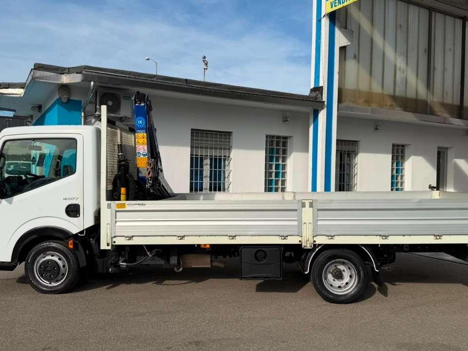 Renault Maxity Photo 13